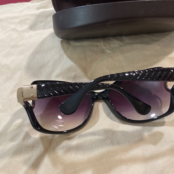 Michael Kors New authentic sunglasses in black with gold tone hardware - Picture 9 of 12